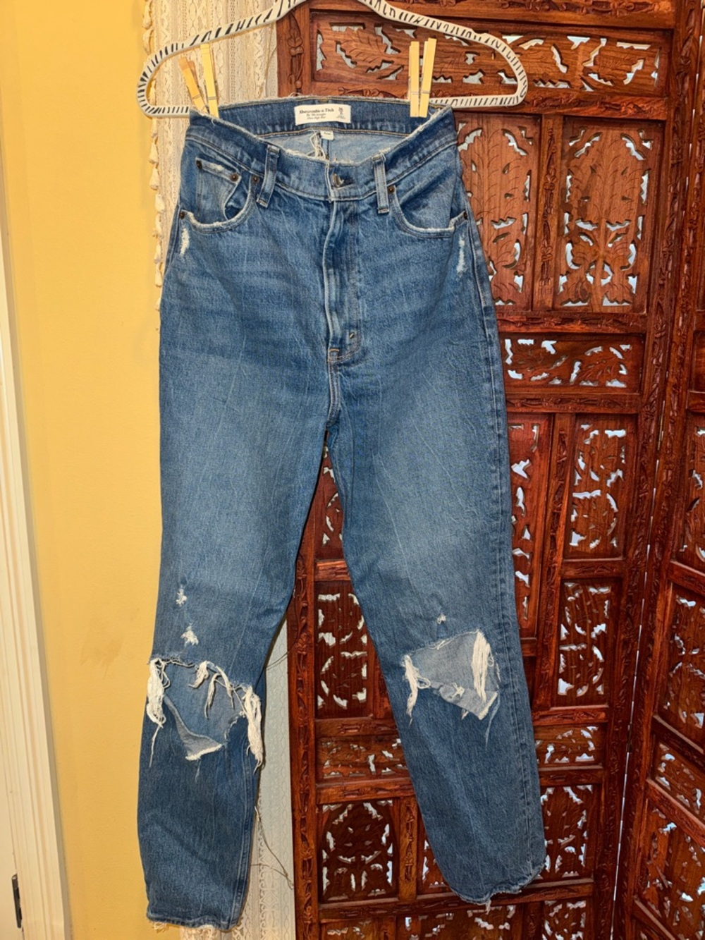 Abercrombie & Fitch High-Rise Distressed Blue Jeans